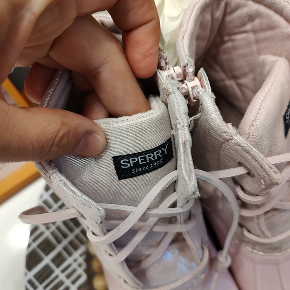 🩷 GUC Sperry Topsider Big Kid's Saltwater Baby Pink Metallic Duck Boots, 4M - Picture 11 of 16